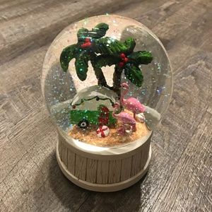 Bella Lux Snow Globe
